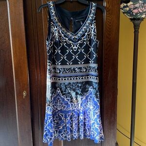 White House Black Market Black & Blues Sleeveless V-Neck Printed Mini Dress